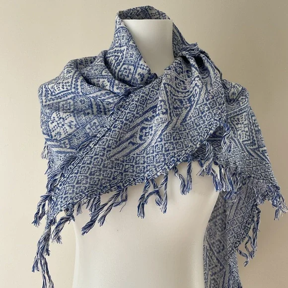 Madewell Fringe Bandana Scarf in Geometric Ikat Print - Picture 2 of 3